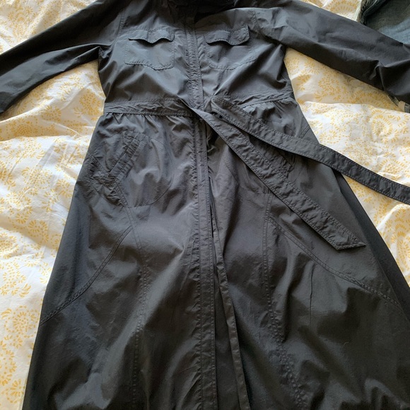 Woman’s Frenchcoat Paris rain jacket - Picture 5 of 5